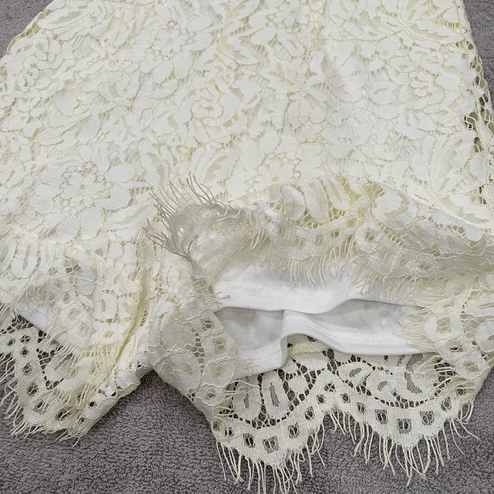 Lace romper - Picture 3 of 4